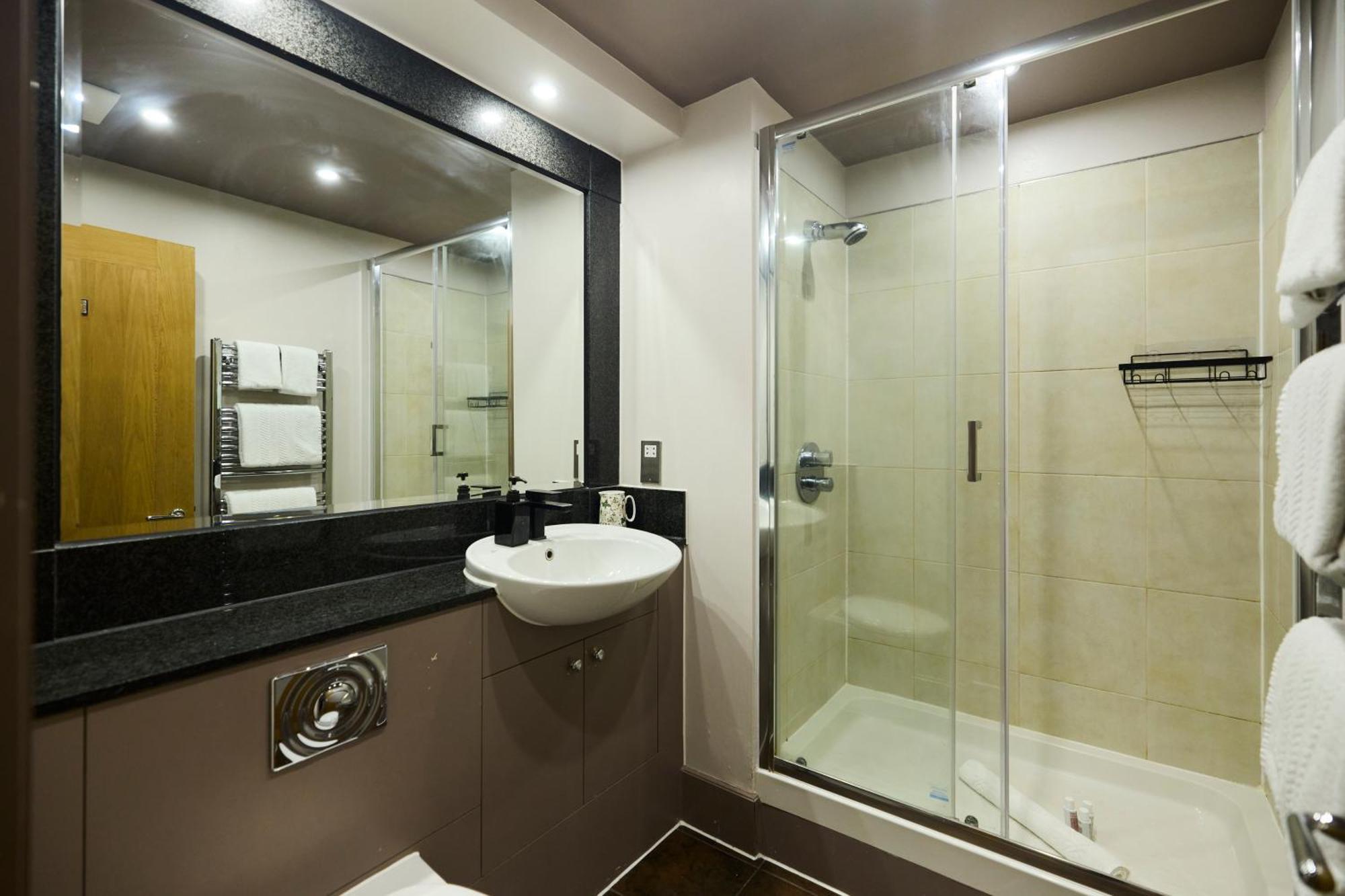 The Vauxhall Hideout - Comfy 2Bdr Flat With Balcony London Exteriör bild